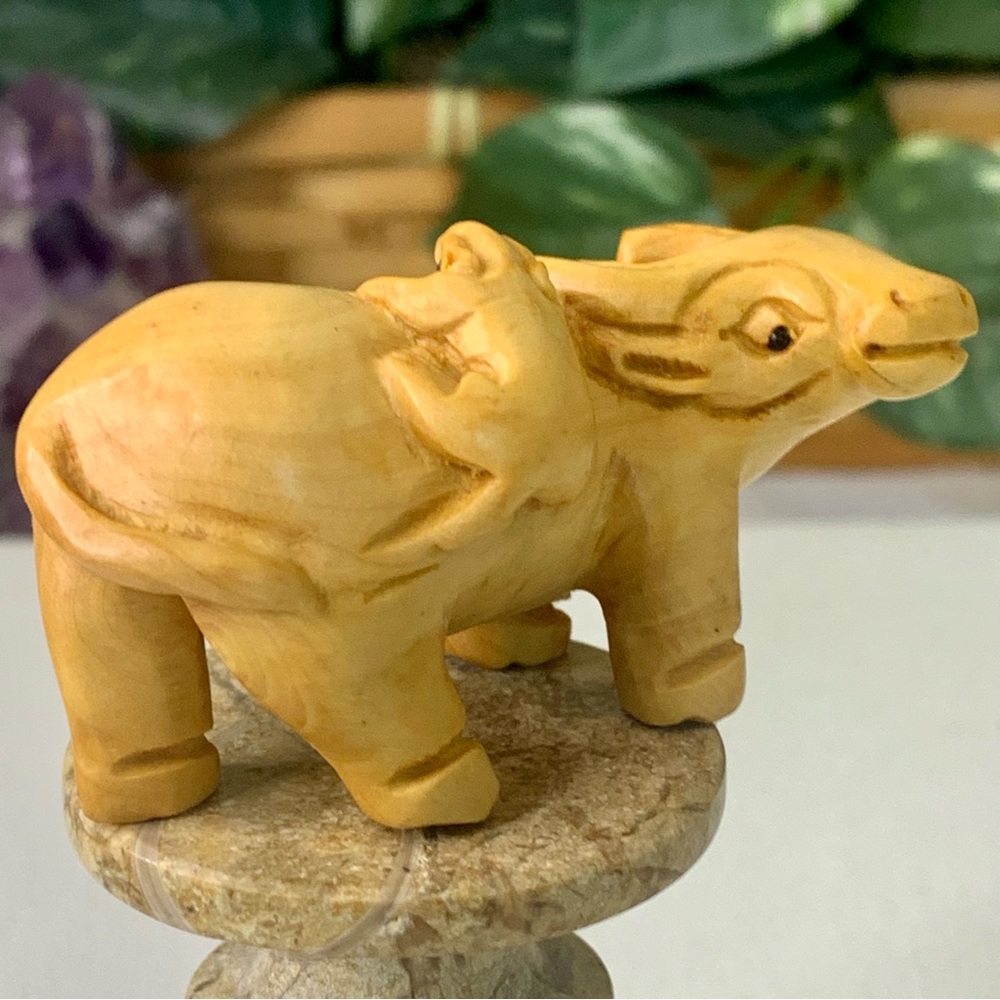 Ox Water Buffalo Netsuke Figurine Hand Carved Boxwood Wooden Animal Carving 2.8" - Picture 11 of 14